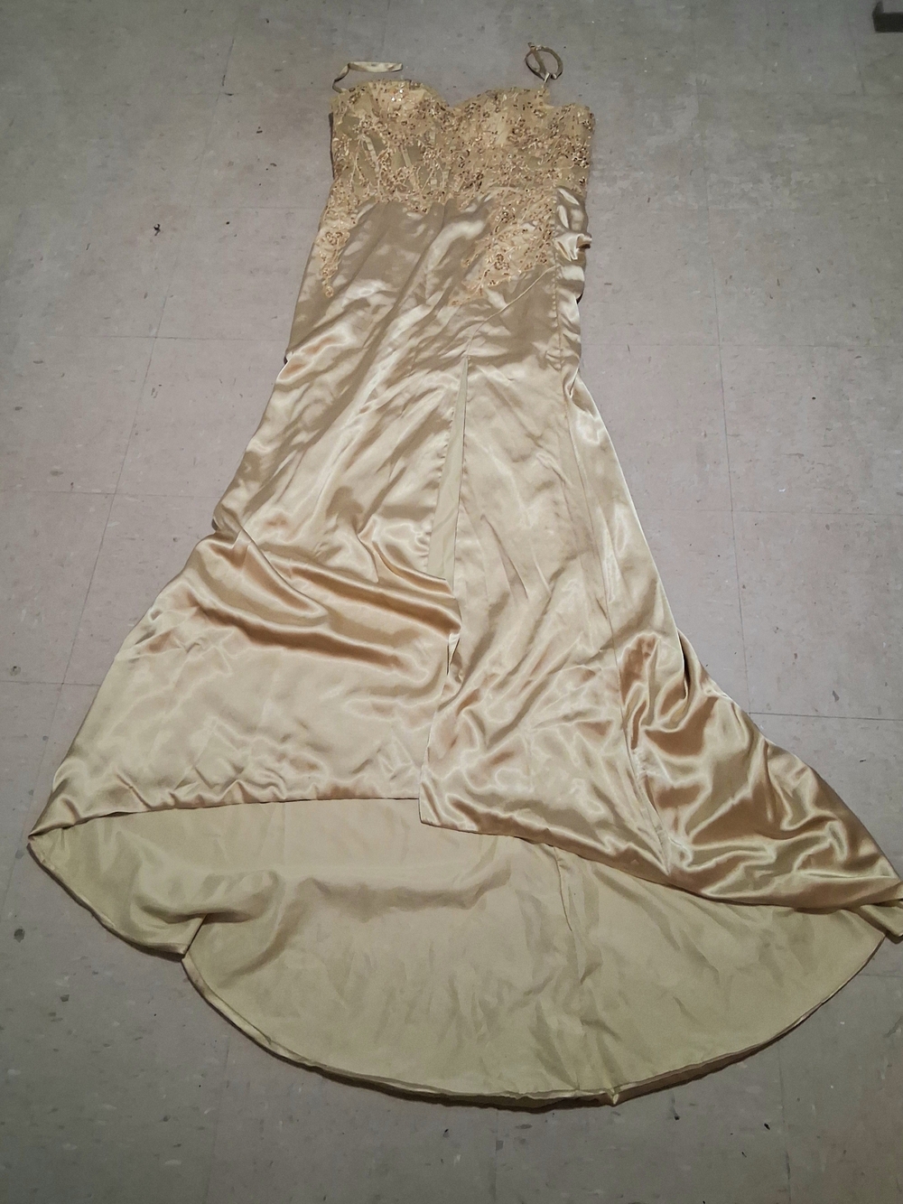 Elegant Gold Satin Evening Dress with Lace Bodice